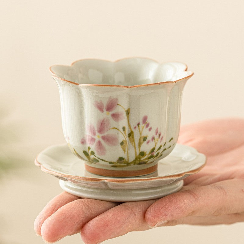 petal-bloom-hand_painted-cup-03_a537e019-042e-47c4-8b0e-0773999b0c72.jpg